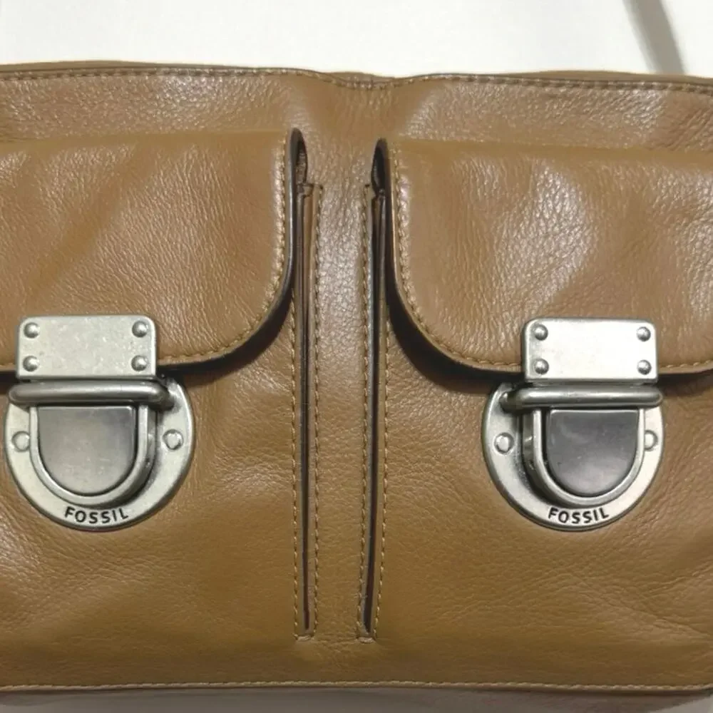 Fossil Riley Leather Crossbody Bag Adjustable Strap Camel Brown Silver Hardware - Picture 4 of 10